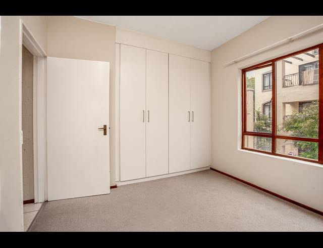 2 BEDROOM APARTMENT FOR SALE IN LONEHILL